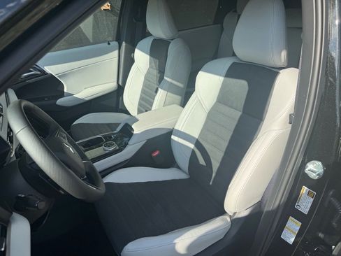 New 2025 Mitsubishi Outlander SE image 21