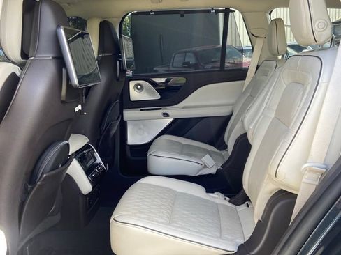Used 2022 Lincoln Aviator Black Label AWD/4WD image 12
