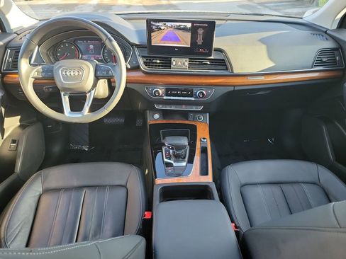 Used 2022 Audi Q5 2.0T Premium w/ Convenience Package image 9