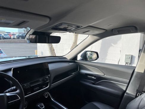 Used 2025 Toyota Grand Highlander LE image 35