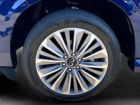 Used 2025 INFINITI QX80 Sensory AWD/4WD image 33