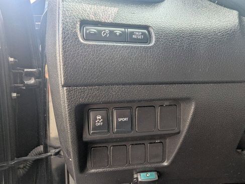 Used 2014 Nissan Rogue S image 16