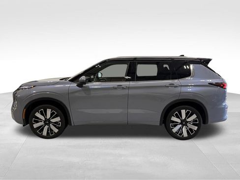 Used 2025 Mitsubishi Outlander SEL AWD/4WD image 2