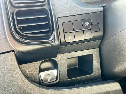 Used 2025 RAM ProMaster 3500 FWD image 10