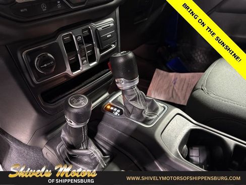 Used 2018 Jeep Wrangler Unlimited Sahara w/ LED Lighting Group image 19