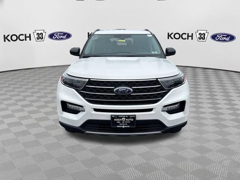 Used 2023 Ford Explorer XLT w/ Equipment Group 202A AWD/4WD image 2