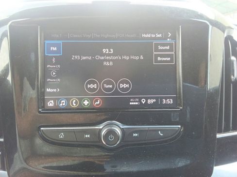 Used 2023 Chevrolet Traverse LT FWD image 25