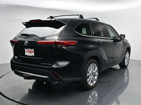 Used 2022 Toyota Highlander Limited AWD/4WD image 7
