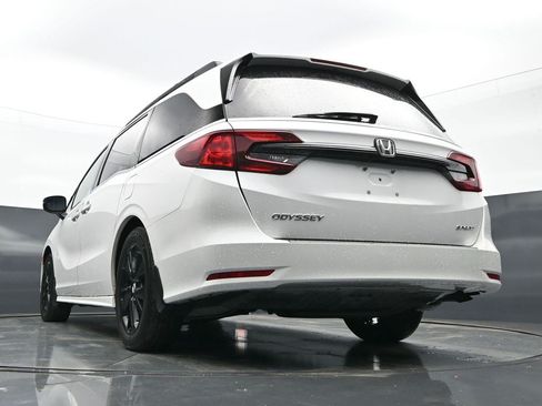 Used 2023 Honda Odyssey Sport image 25