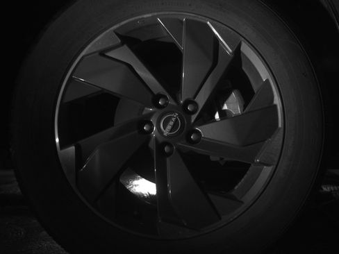 Used 2025 Nissan Rogue SV FWD image 13