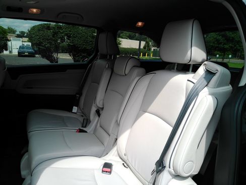 Used 2025 Honda Odyssey Touring image 15