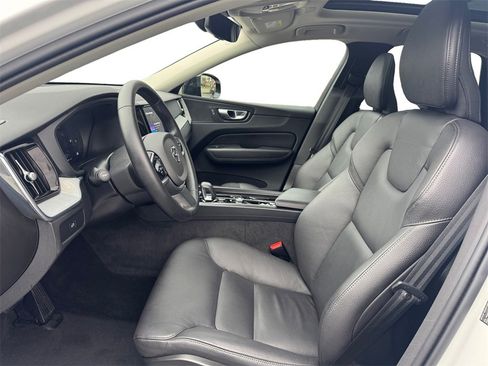 Certified 2025 Volvo XC60 B5 Plus image 11