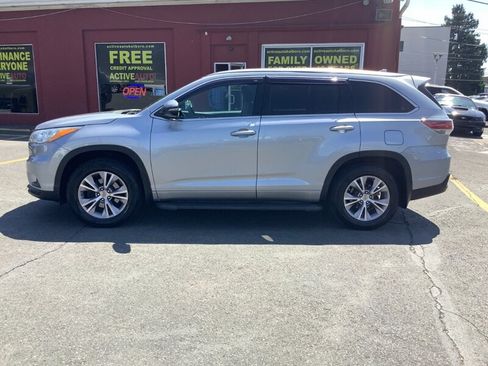 Used 2015 Toyota Highlander XLE AWD/4WD image 4