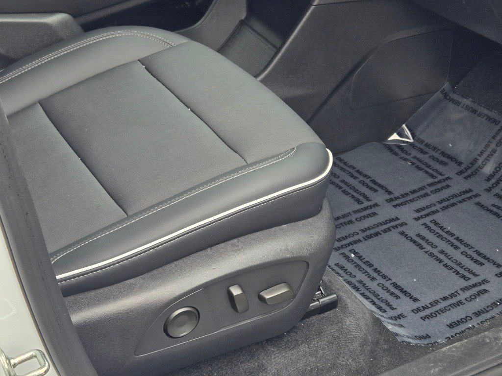 Certified 2025 Buick Enclave Preferred FWD image 8