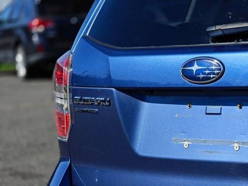 Used 2016 Subaru Forester 2.5i Premium w/ All-Weather Package AWD/4WD image 8