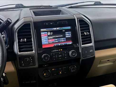 Used 2015 Ford F150 XLT w/ Equipment Group 302A Luxury image 4