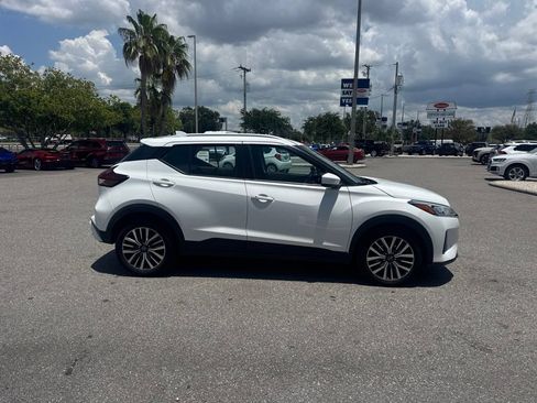 Used 2024 Nissan Kicks SV FWD image 5