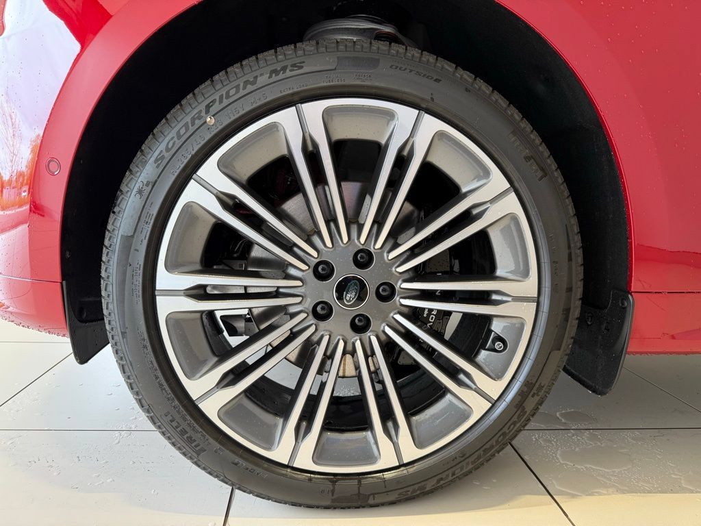 New 2025 Land Rover Range Rover Sport Dynamic SE AWD/4WD image 7