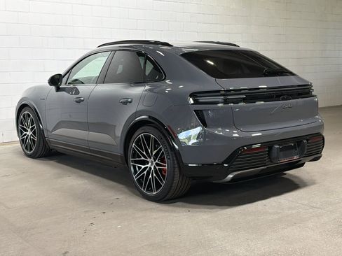Certified 2025 Porsche Macan Turbo Electric AWD/4WD image 3