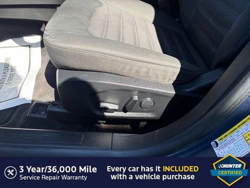 Used 2018 Ford Fusion SE w/ Fusion SE Technology Package FWD image 4