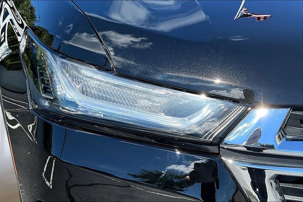 Used 2023 Chevrolet Traverse LS w/ Safety Package AWD/4WD image 29