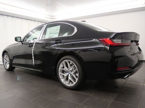 Used 2025 BMW 330i Sedan w/ Premium Package image 4