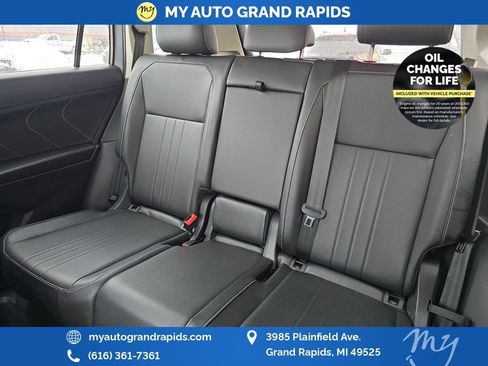 Used 2022 Volkswagen Tiguan SE image 27