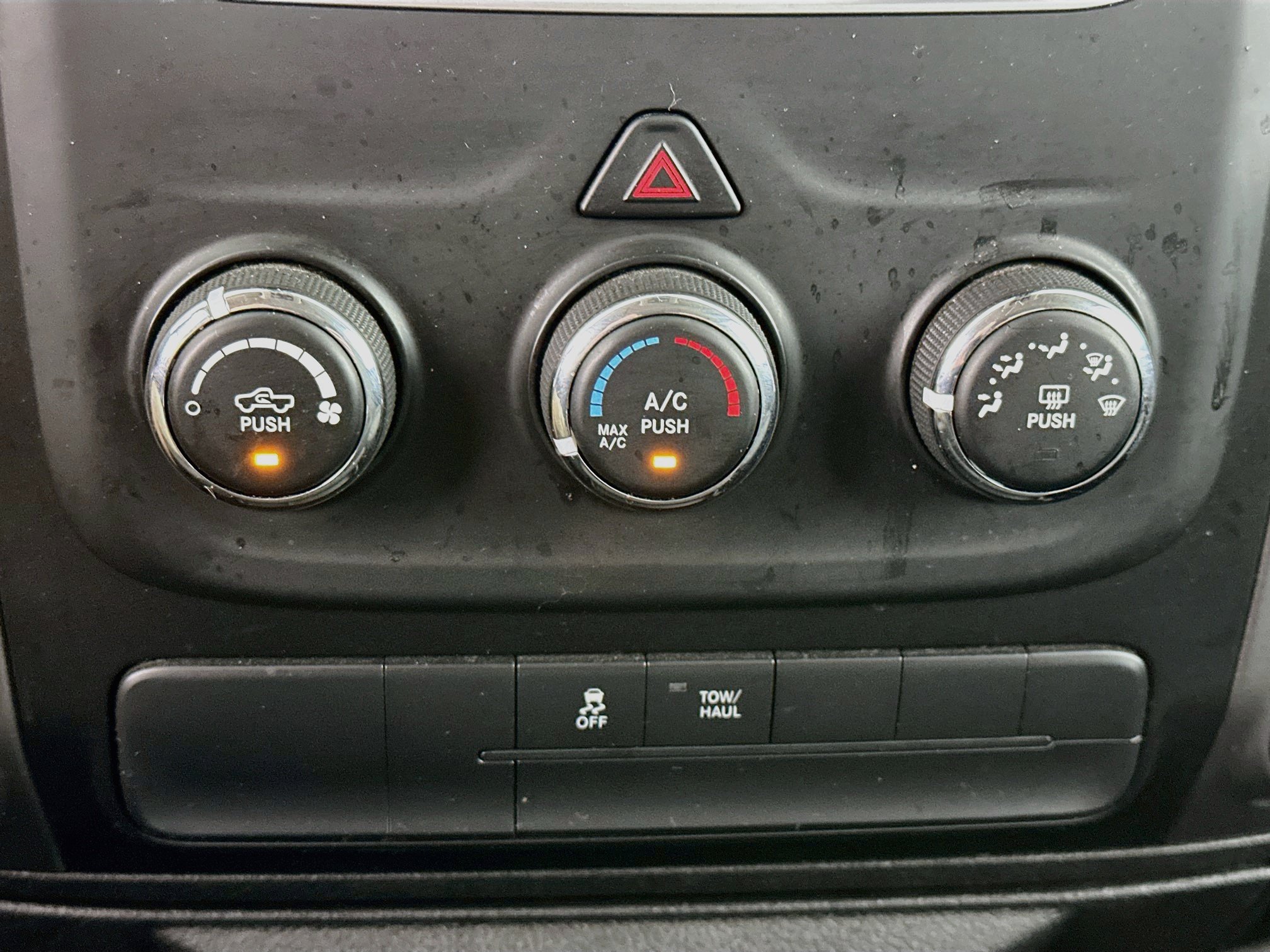 Used 2021 RAM 1500 Classic SLT AWD/4WD image 23