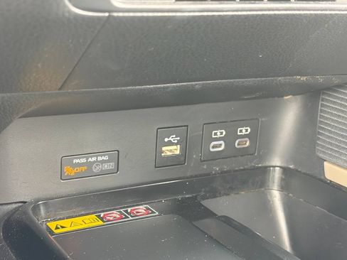 Used 2025 Toyota Camry SE FWD image 8