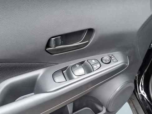 Used 2025 Nissan Kicks Play S image 10