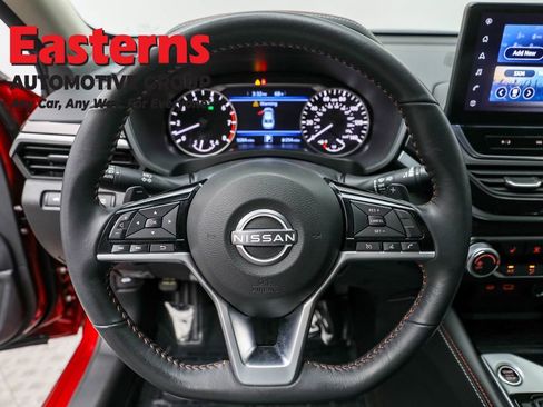Used 2023 Nissan Altima 2.5 SR w/ SR Premium Package FWD image 10