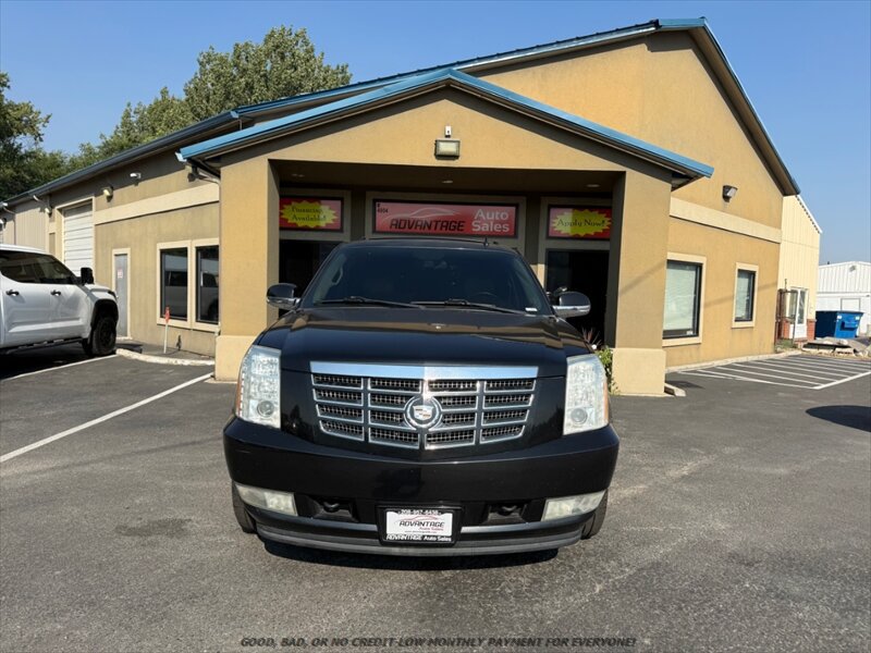 Used 2010 Cadillac Escalade Premium AWD/4WD image 2