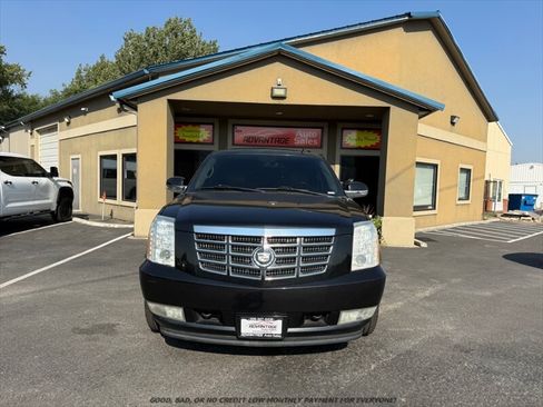 Used 2010 Cadillac Escalade Premium AWD/4WD image 2