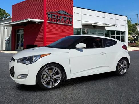 Used 2013 Hyundai Veloster w/ Tech Pkg FWD image 1