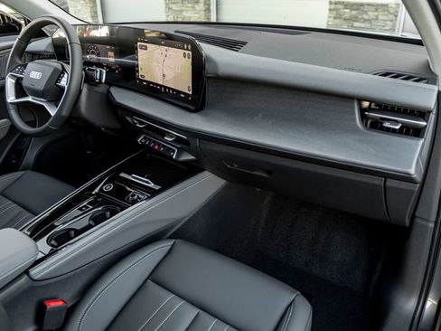 New 2026 Audi Q3 quattro 2.0T AWD/4WD image 37