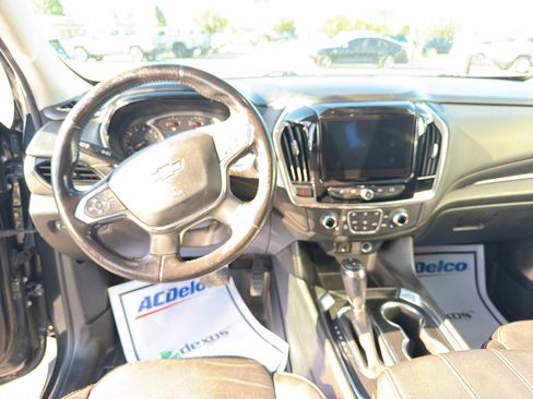 Used 2019 Chevrolet Traverse LT w/ LT Premium Package AWD/4WD image 14