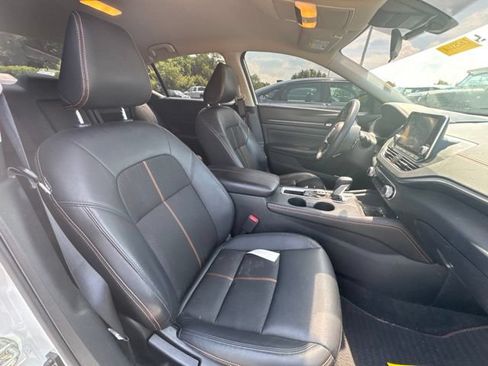 Used 2021 Nissan Altima 2.5 SR FWD image 5