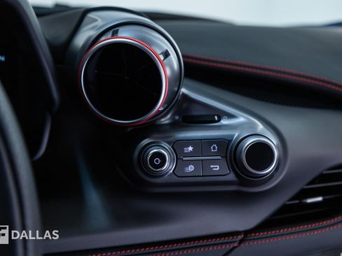 Used 2022 Ferrari F8 Tributo RWD image 33