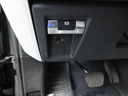 Used 2023 Land Rover Defender 130 SE AWD/4WD image 13