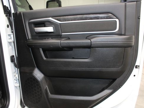 Used 2024 RAM 2500 Big Horn image 28