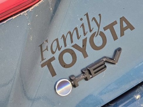 Used 2025 Toyota Camry XSE FWD image 9