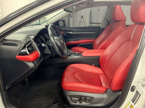 Used 2022 Toyota Camry XSE w/ Navigation Package FWD image 21