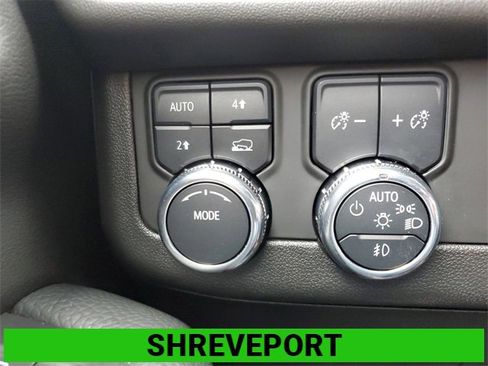 Certified 2025 GMC Yukon XL Denali image 35