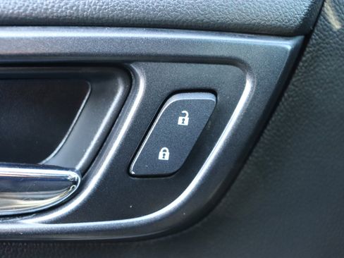 Used 2017 GMC Yukon XL SLT image 48