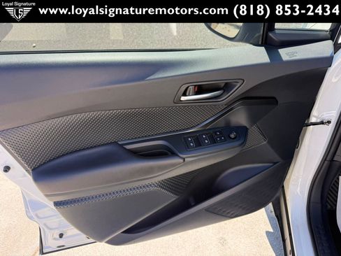 Used 2018 Toyota C-HR XLE FWD image 15