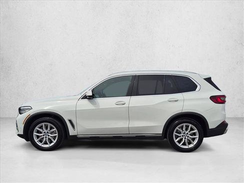 Certified 2022 BMW X5 xDrive40i w/ Parking Assistance Package AWD/4WD image 9