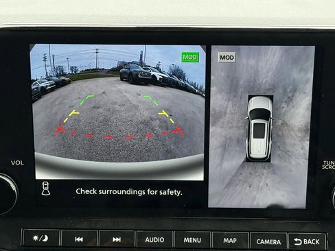 Used 2025 Nissan Pathfinder Platinum image 28