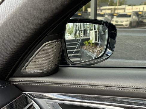Used 2019 BMW 740i w/ Executive Package image 34