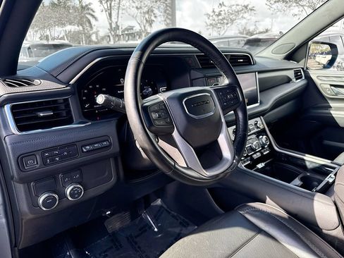 Used 2024 GMC Yukon XL Denali RWD image 10