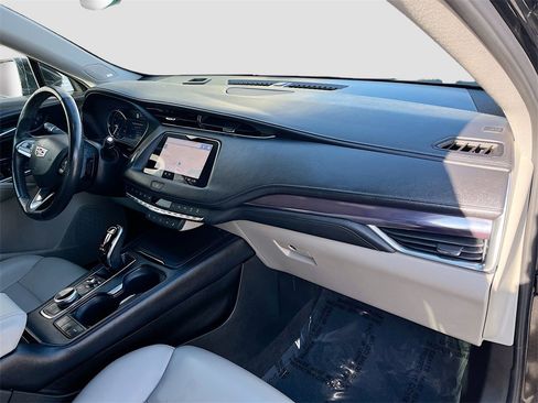 Used 2023 Cadillac XT4 Luxury w/ Cold Weather Package image 31